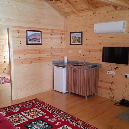 Iznik Ciftligi Lodge Çandarlı